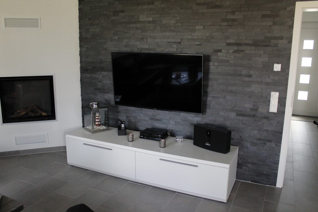 Smart-TV mit Sky, Netflix und BOSE-Anlage